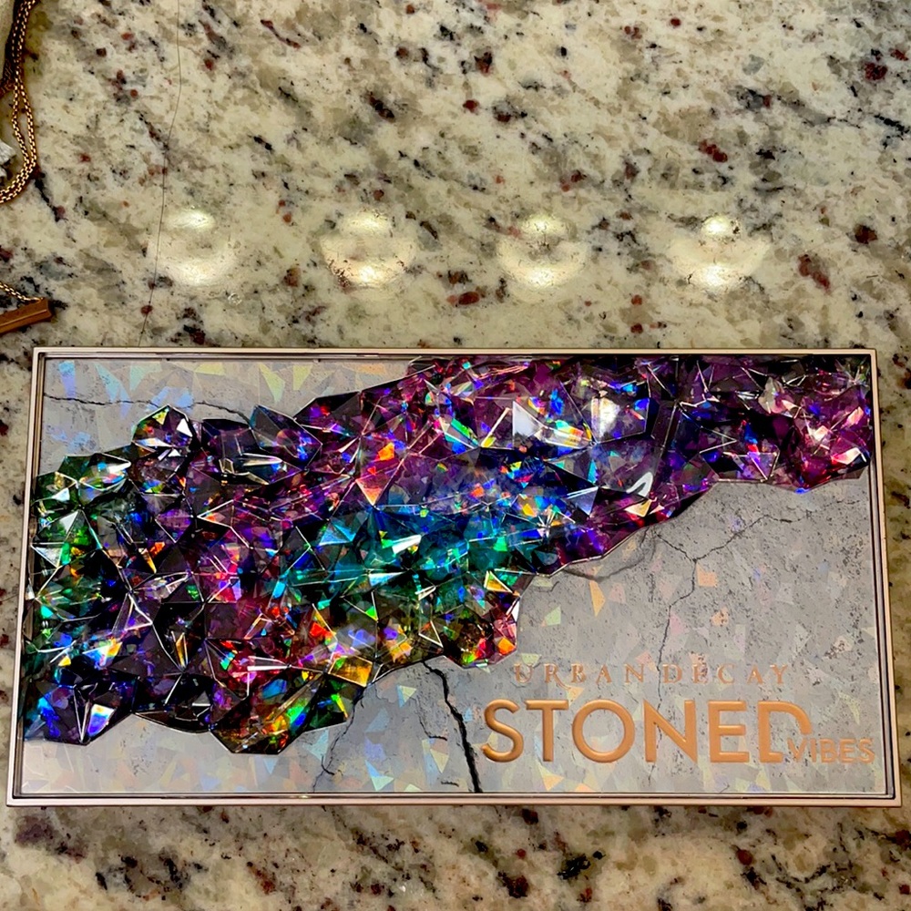 NWOT Urban Decay - Stoned Vibes EyeShadow Palette